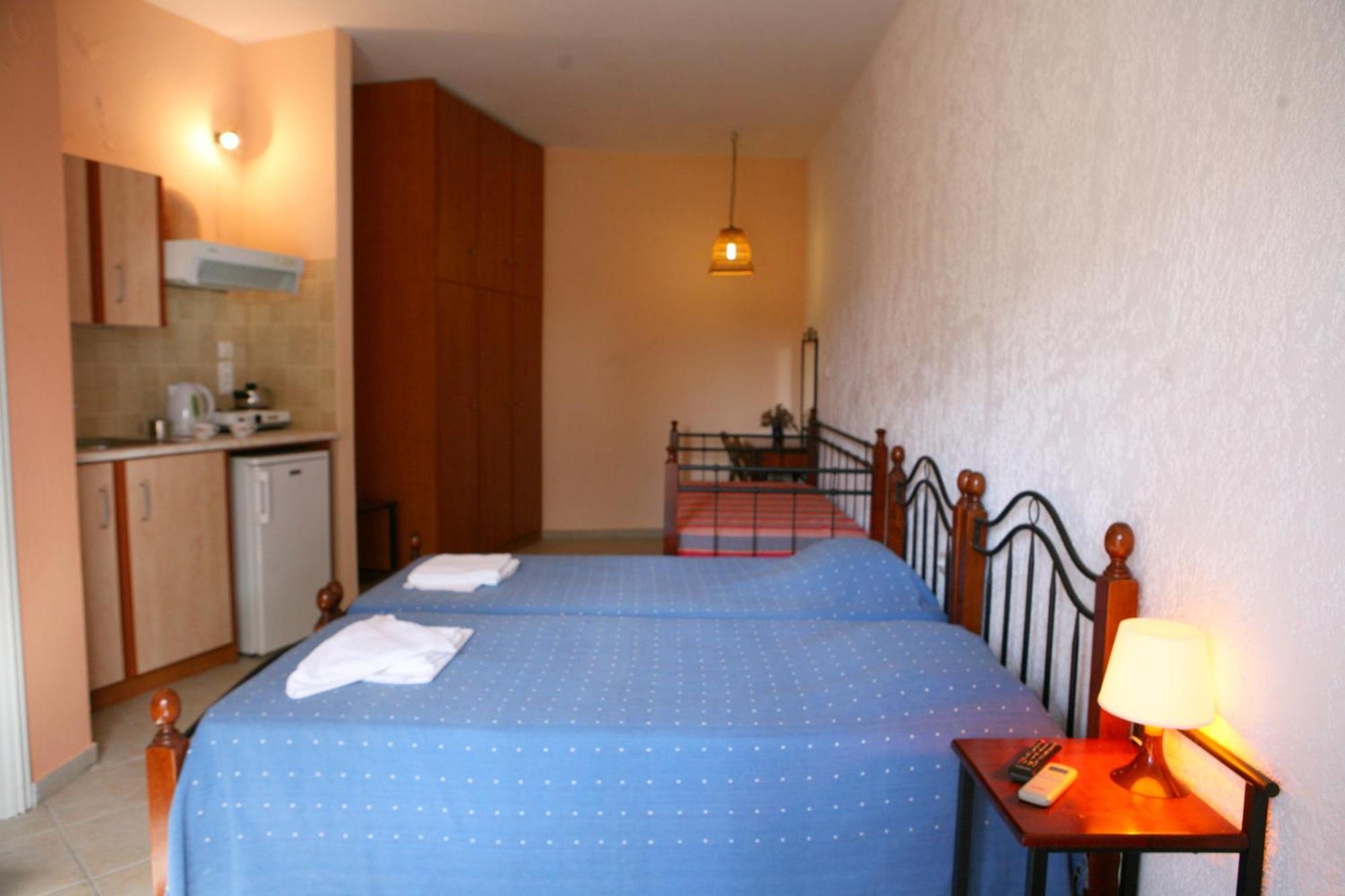 9 Musses Hotel Apartments Σκάλα Μιστεγνών Δωμάτιο φωτογραφία